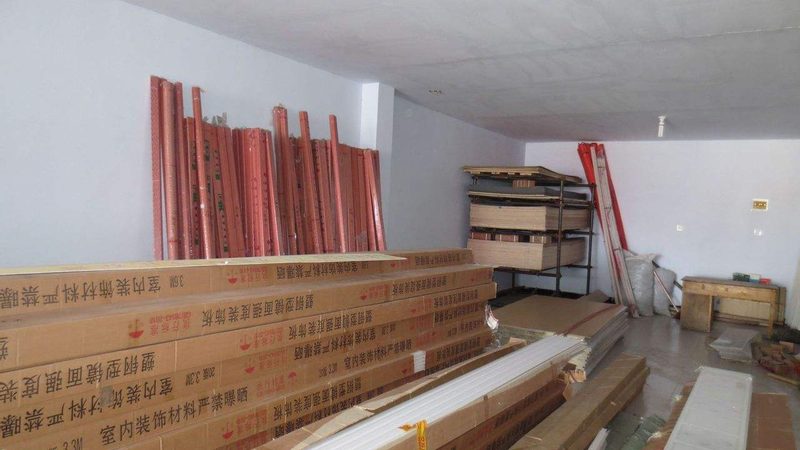 与传统的砸砖维修相比，免砸砖维修具有以下优势：
